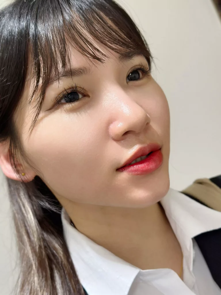 嘴唇黯淡，霧唇後的自然